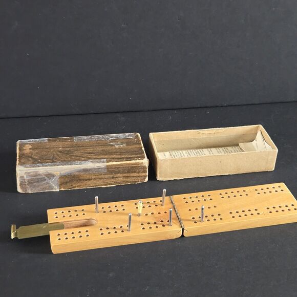 VINTAGE 1941 HORN Solid Wood Hinged Cribbage Board 4 Pegs Instructions Box USA - Picture 7 of 16